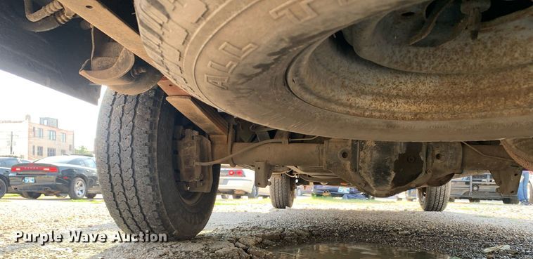 image for item LH9700 2002 Ford E350 Super Duty  van