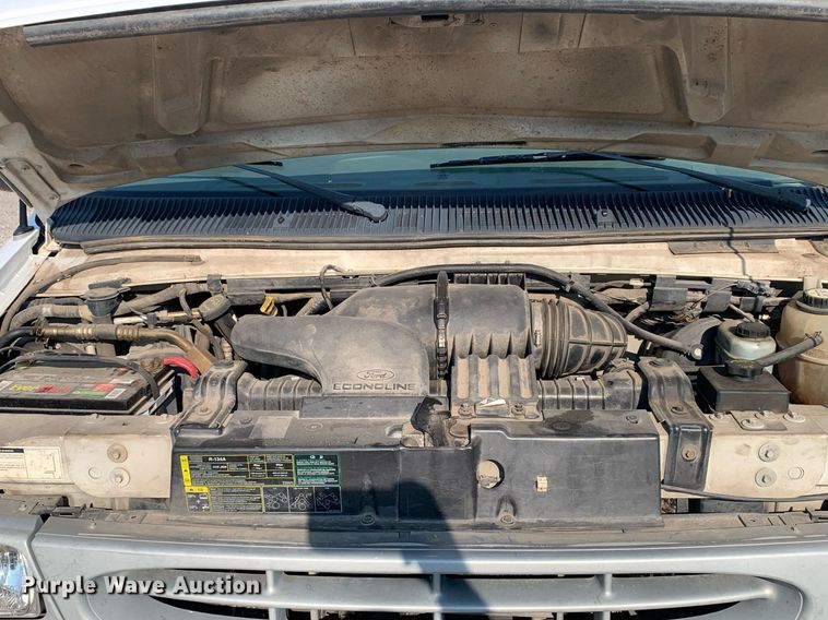 image for item LH9700 2002 Ford E350 Super Duty  van