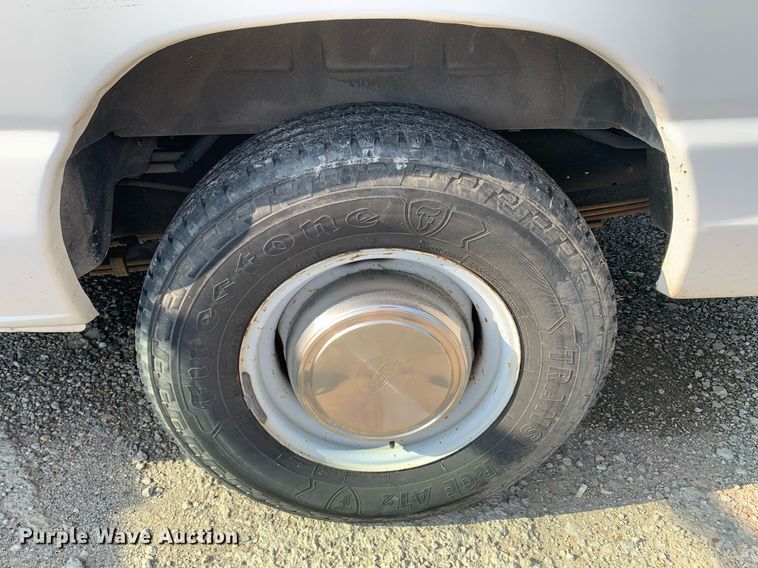 image for item LH9700 2002 Ford E350 Super Duty  van