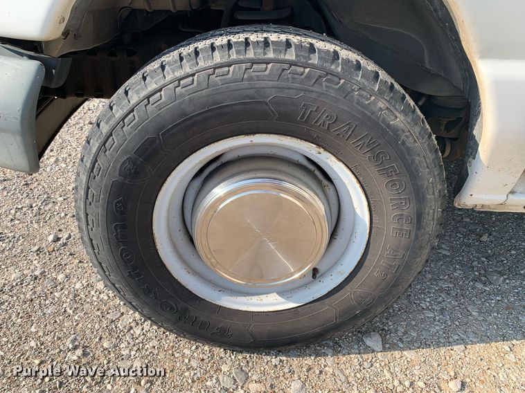 image for item LH9700 2002 Ford E350 Super Duty  van