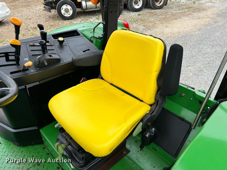 image for item LI9711 2006 John Deere 6615  MFWD tractor