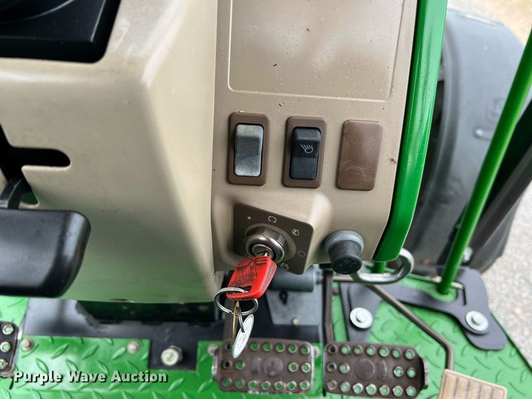 image for item LI9711 2006 John Deere 6615  MFWD tractor