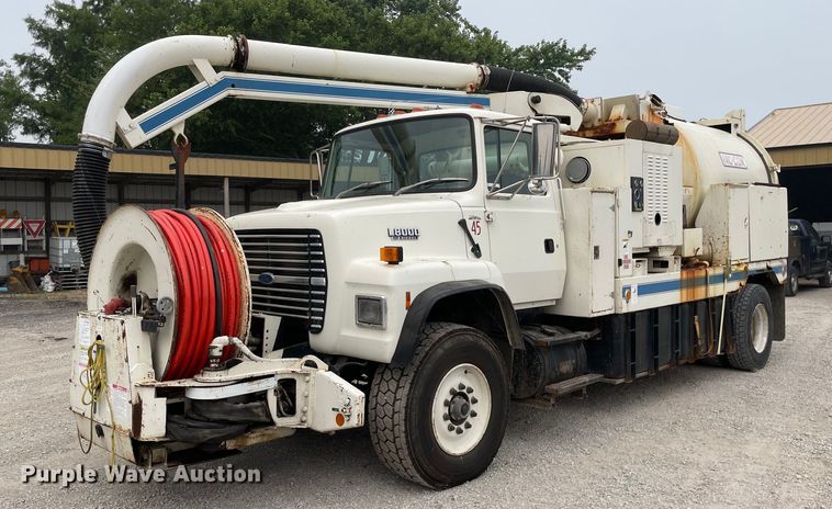 image for item LJ9771 1993 Ford LN8000  sewer jetter truck
