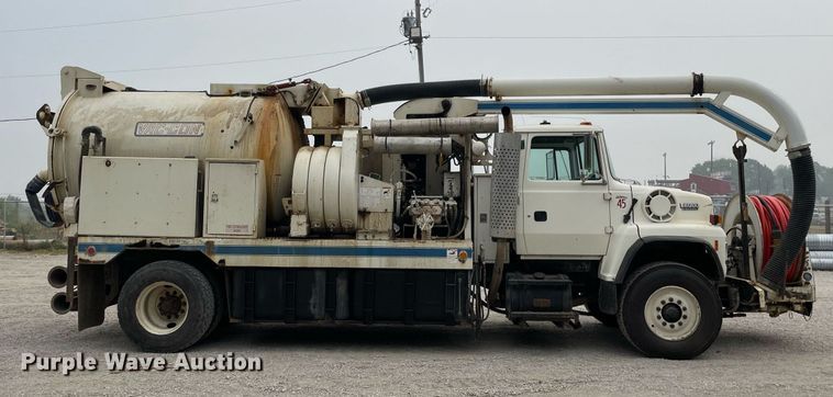 image for item LJ9771 1993 Ford LN8000  sewer jetter truck