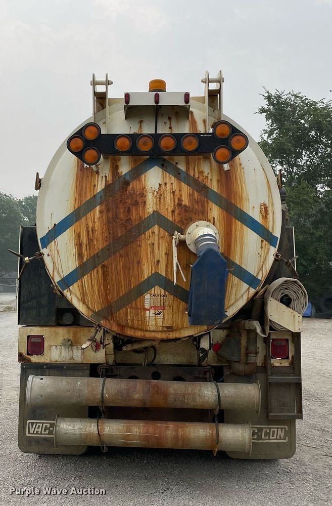 image for item LJ9771 1993 Ford LN8000  sewer jetter truck