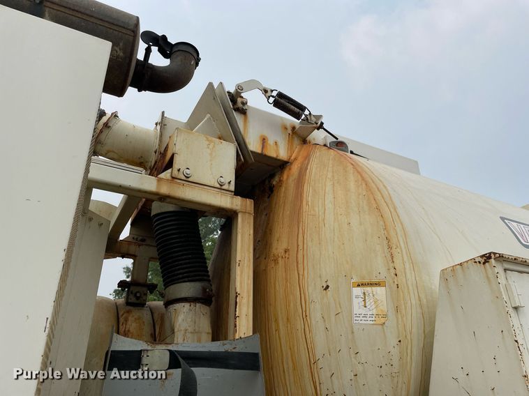 image for item LJ9771 1993 Ford LN8000  sewer jetter truck