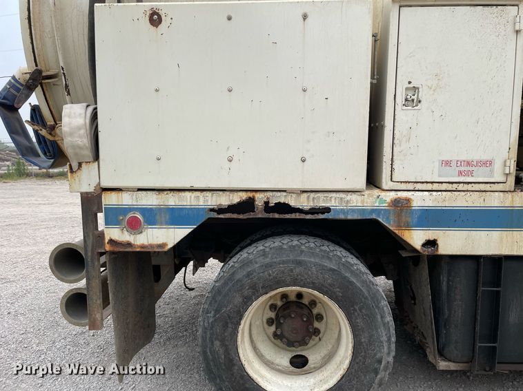 image for item LJ9771 1993 Ford LN8000  sewer jetter truck