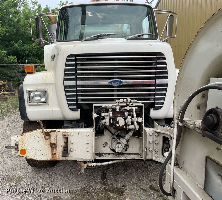 image for item LJ9771 1993 Ford LN8000  sewer jetter truck