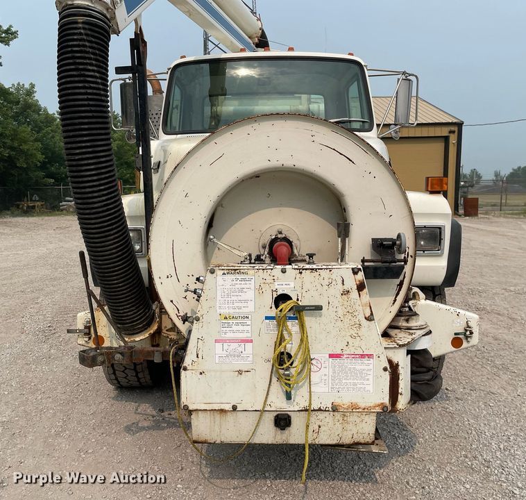 image for item LJ9771 1993 Ford LN8000  sewer jetter truck
