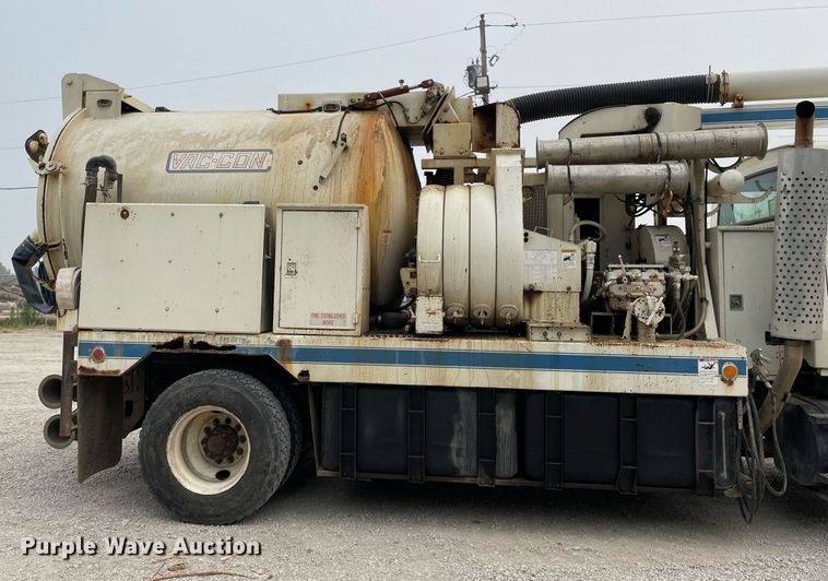 image for item LJ9771 1993 Ford LN8000  sewer jetter truck