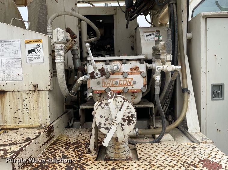 image for item LJ9771 1993 Ford LN8000  sewer jetter truck