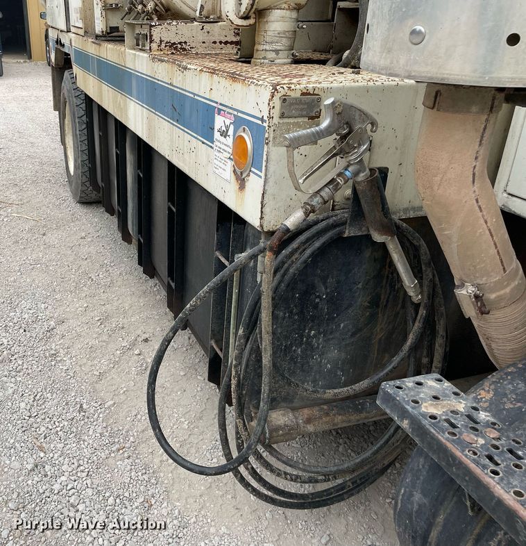 image for item LJ9771 1993 Ford LN8000  sewer jetter truck