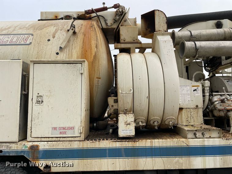 image for item LJ9771 1993 Ford LN8000  sewer jetter truck