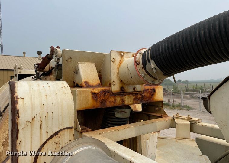 image for item LJ9771 1993 Ford LN8000  sewer jetter truck