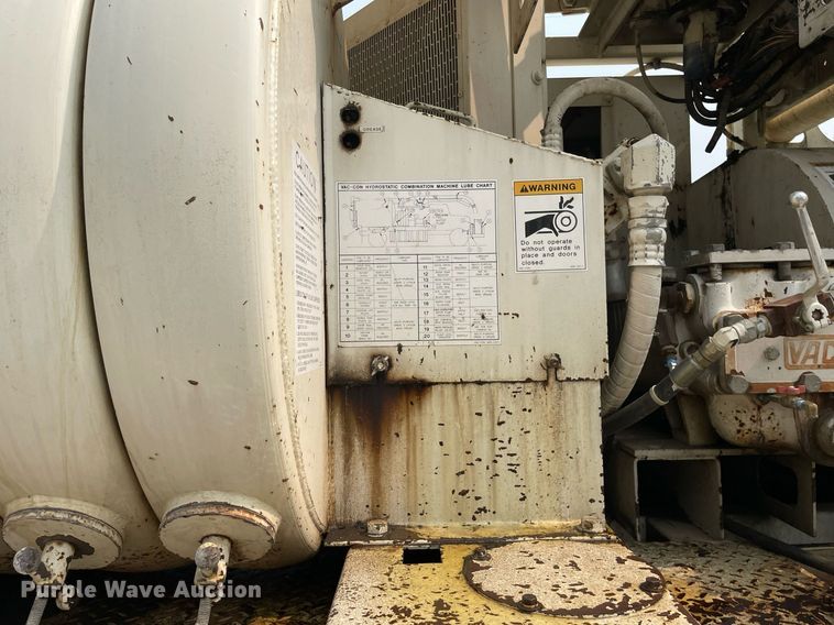 image for item LJ9771 1993 Ford LN8000  sewer jetter truck