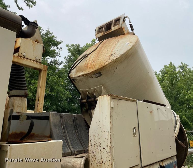 image for item LJ9771 1993 Ford LN8000  sewer jetter truck