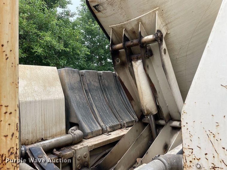 image for item LJ9771 1993 Ford LN8000  sewer jetter truck