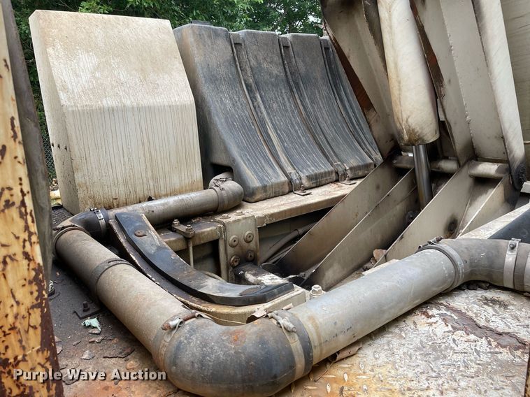 image for item LJ9771 1993 Ford LN8000  sewer jetter truck