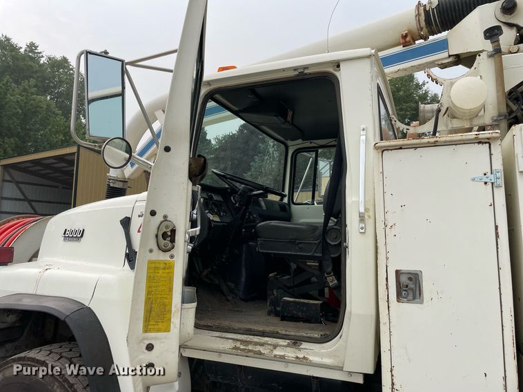 image for item LJ9771 1993 Ford LN8000  sewer jetter truck