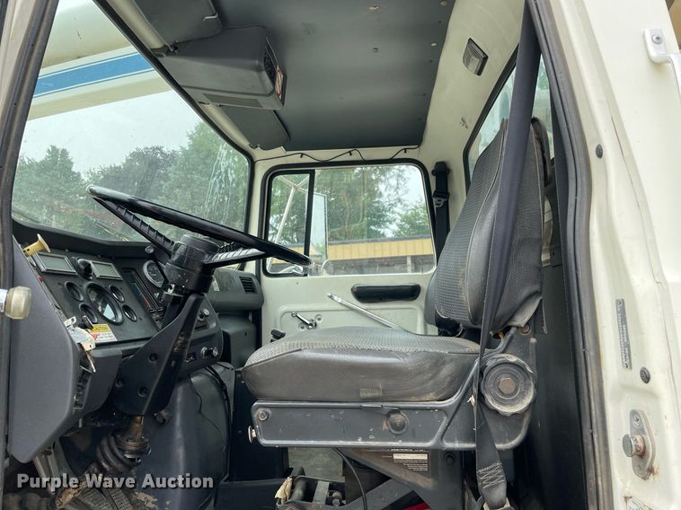 image for item LJ9771 1993 Ford LN8000  sewer jetter truck