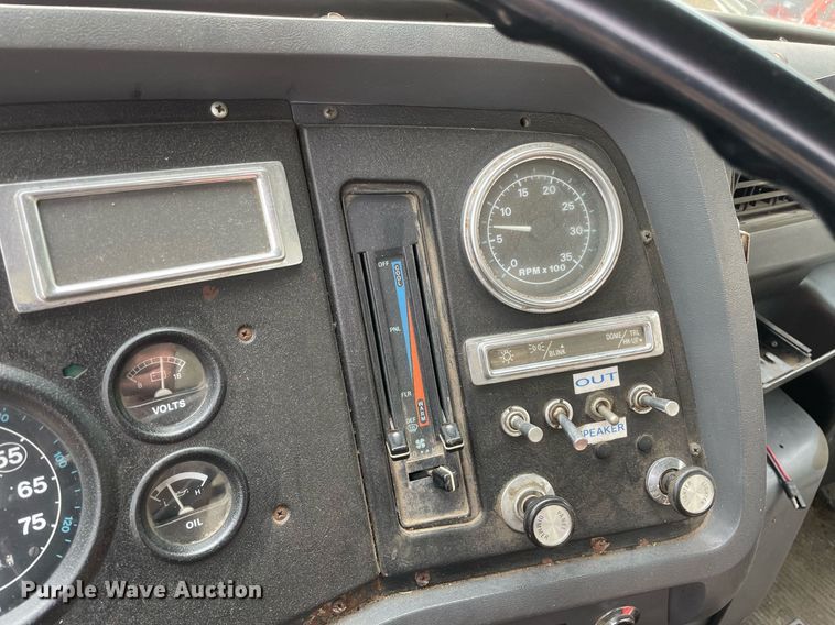 image for item LJ9771 1993 Ford LN8000  sewer jetter truck