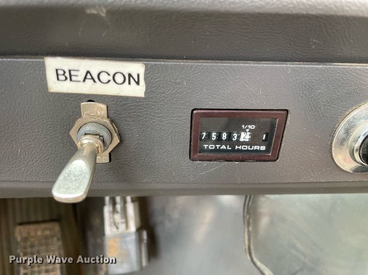 image for item LJ9771 1993 Ford LN8000  sewer jetter truck