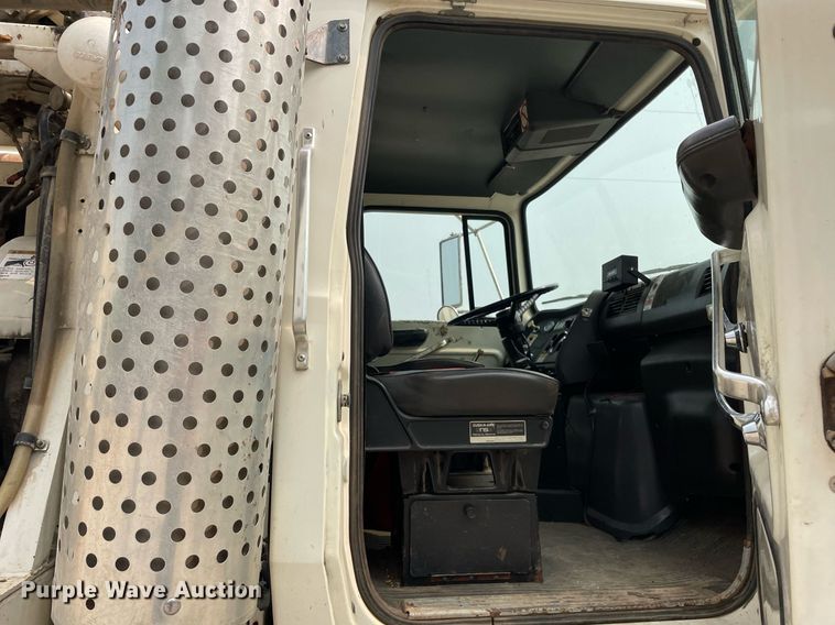 image for item LJ9771 1993 Ford LN8000  sewer jetter truck