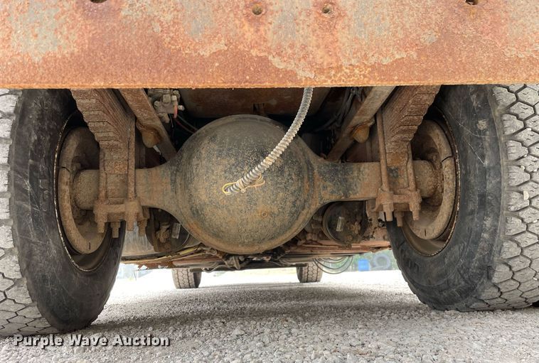 image for item LJ9771 1993 Ford LN8000  sewer jetter truck