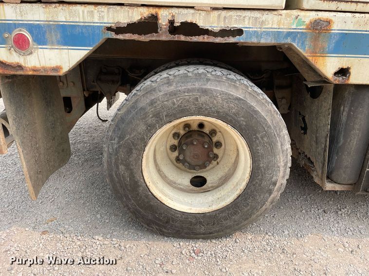 image for item LJ9771 1993 Ford LN8000  sewer jetter truck