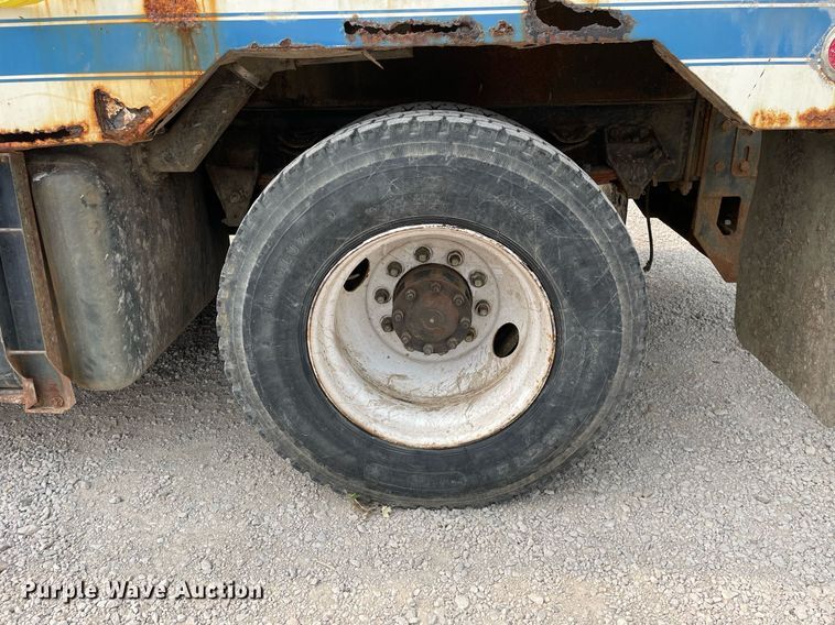 image for item LJ9771 1993 Ford LN8000  sewer jetter truck