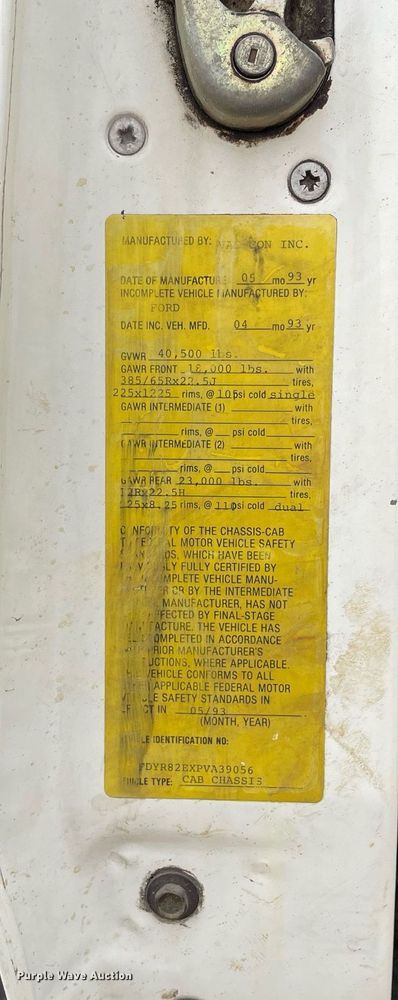 image for item LJ9771 1993 Ford LN8000  sewer jetter truck