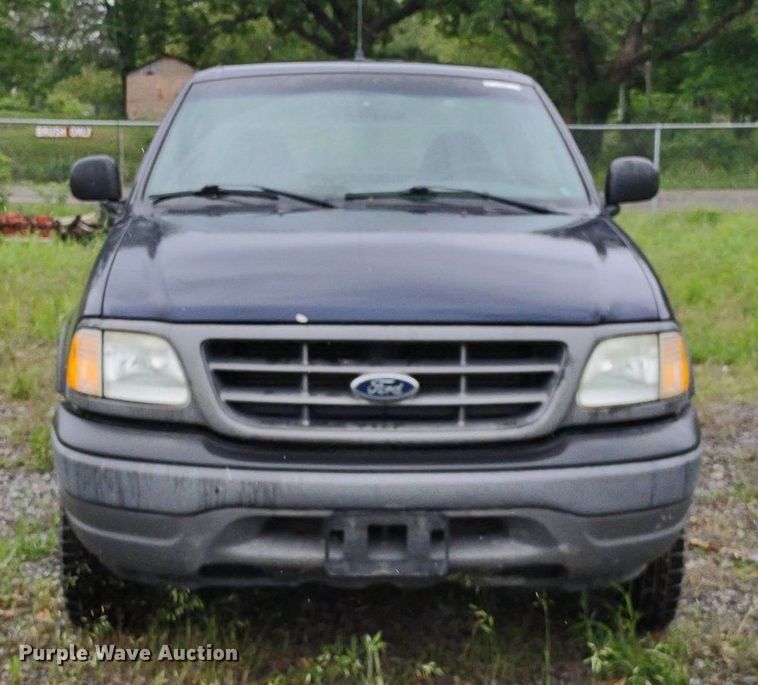 image for item LL9188 2003 Ford F150 XL  pickup truck
