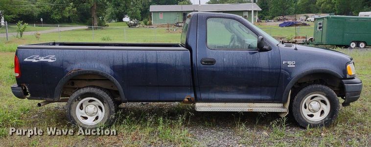 image for item LL9188 2003 Ford F150 XL  pickup truck