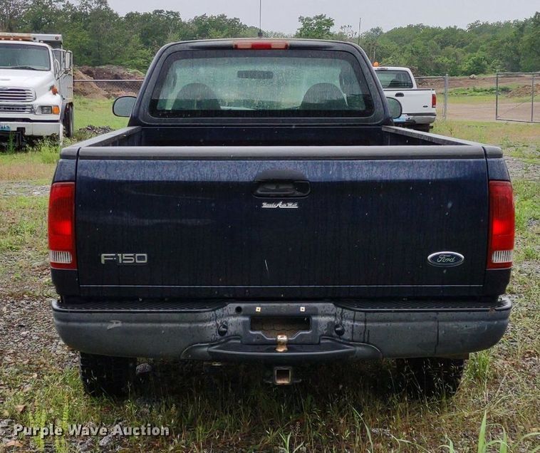 image for item LL9188 2003 Ford F150 XL  pickup truck