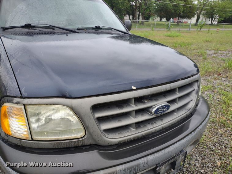 image for item LL9188 2003 Ford F150 XL  pickup truck