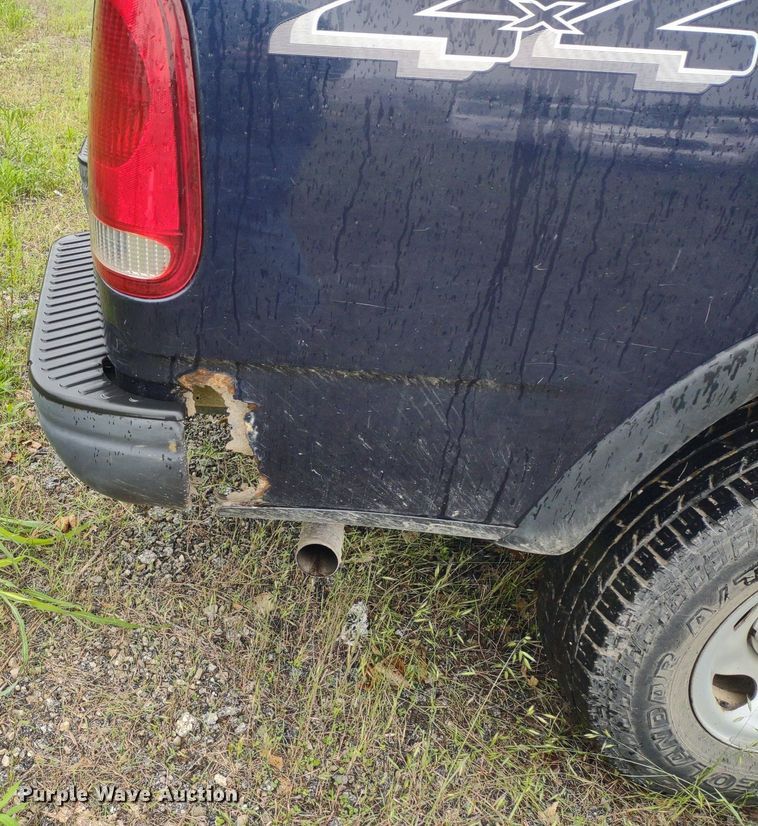 image for item LL9188 2003 Ford F150 XL  pickup truck