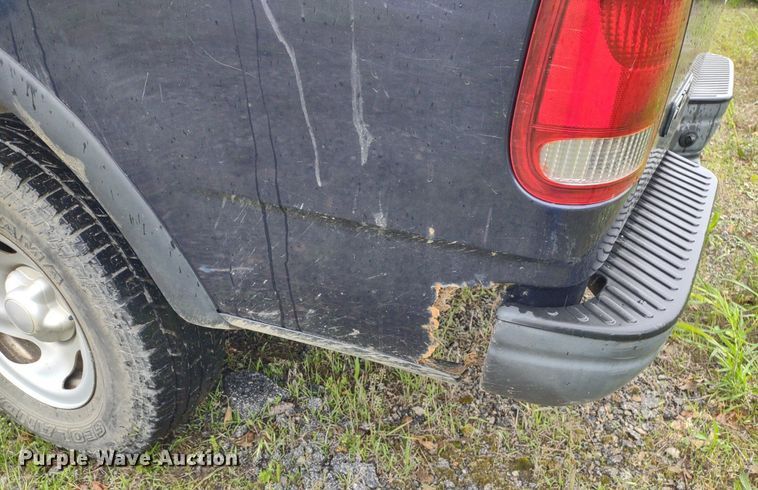 image for item LL9188 2003 Ford F150 XL  pickup truck