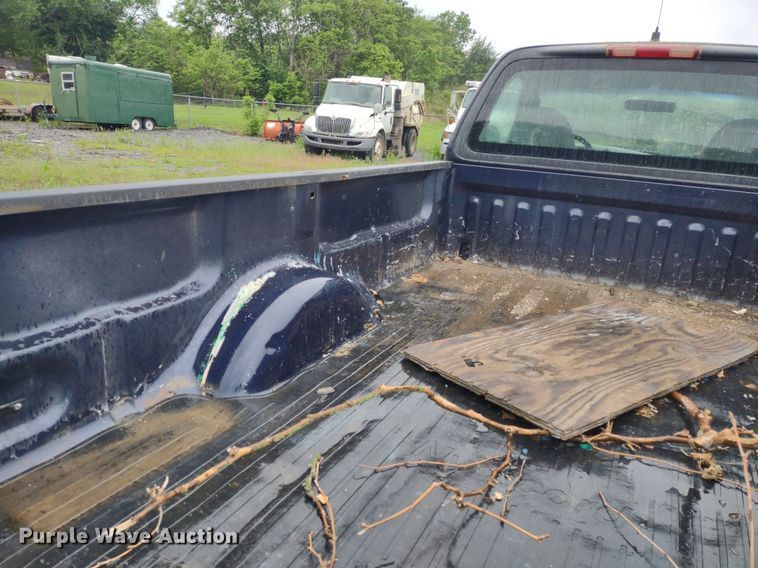 image for item LL9188 2003 Ford F150 XL  pickup truck