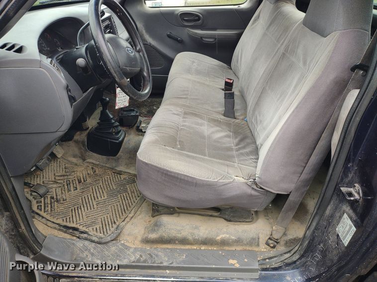 image for item LL9188 2003 Ford F150 XL  pickup truck