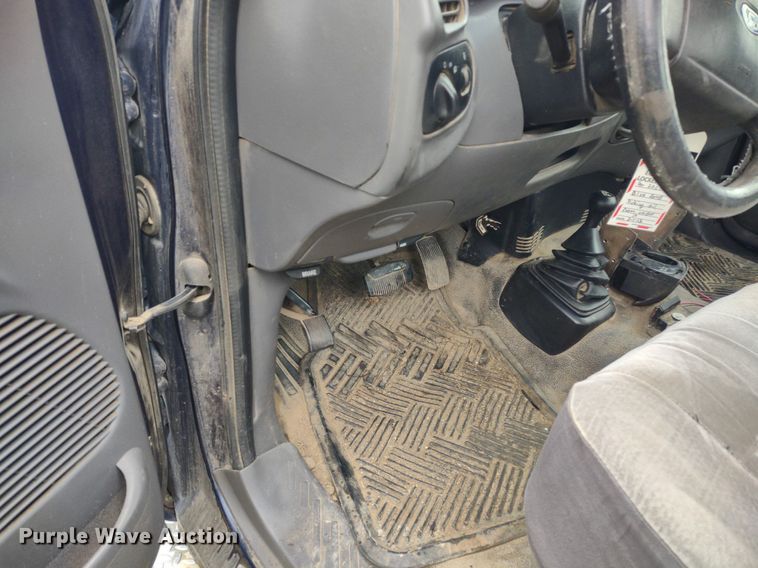 image for item LL9188 2003 Ford F150 XL  pickup truck