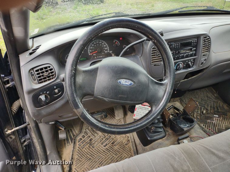 image for item LL9188 2003 Ford F150 XL  pickup truck