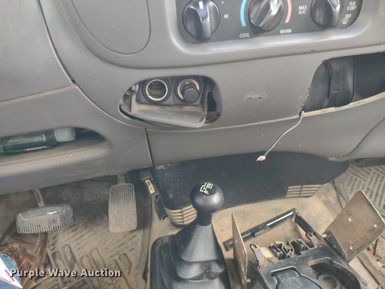 image for item LL9188 2003 Ford F150 XL  pickup truck