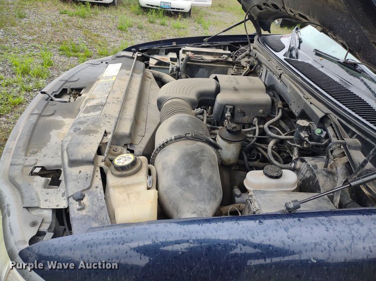 image for item LL9188 2003 Ford F150 XL  pickup truck