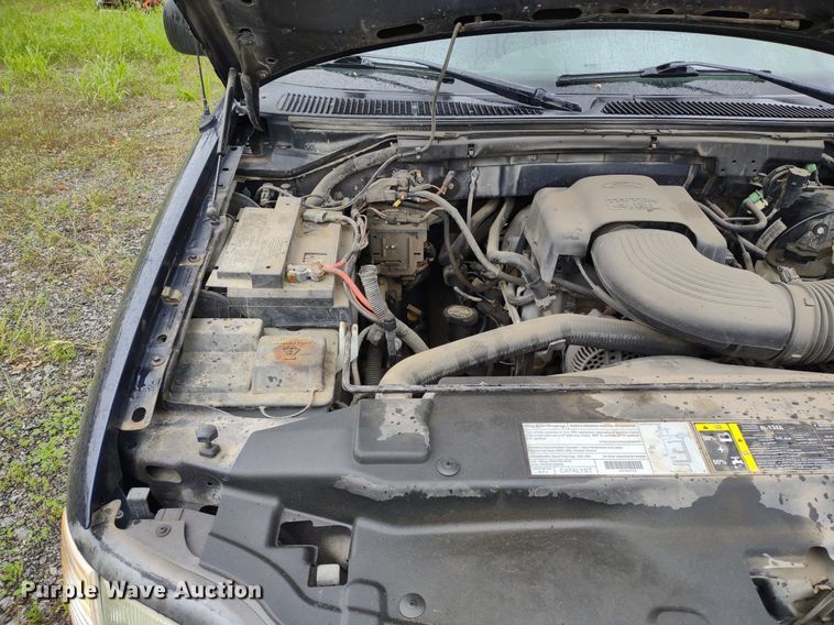 image for item LL9188 2003 Ford F150 XL  pickup truck