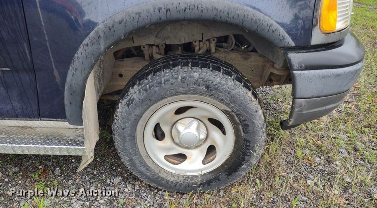 image for item LL9188 2003 Ford F150 XL  pickup truck