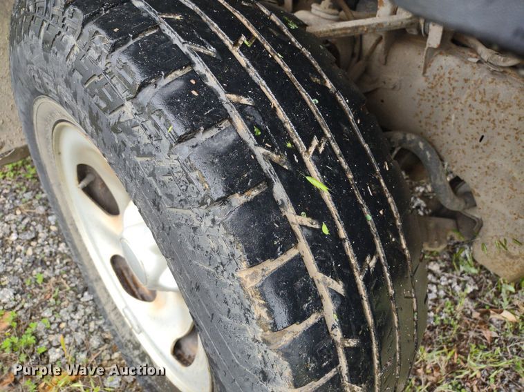 image for item LL9188 2003 Ford F150 XL  pickup truck