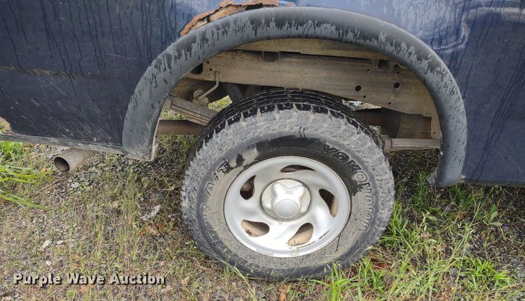 image for item LL9188 2003 Ford F150 XL  pickup truck