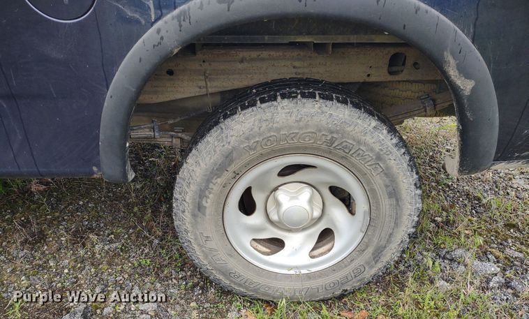 image for item LL9188 2003 Ford F150 XL  pickup truck