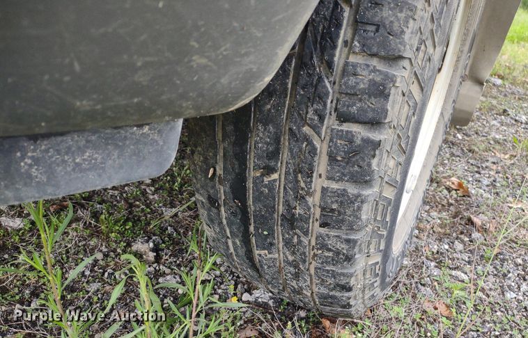 image for item LL9188 2003 Ford F150 XL  pickup truck