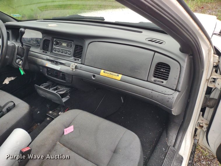 image for item LL9189 2007 Ford Crown Victoria Police Interceptor